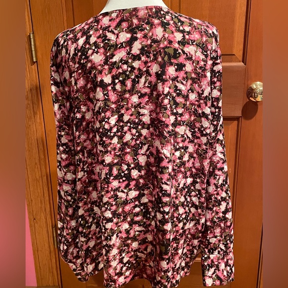 NWT HALOGEN Cross Front Blouse in Pink-Black Clouded Floral - Picture 5 of 8